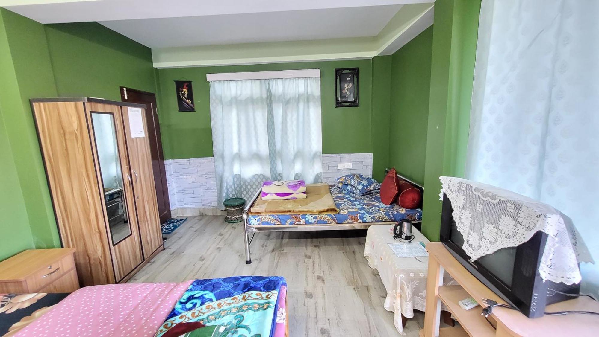Seven Hills Homestay Калимпонг Экстерьер фото